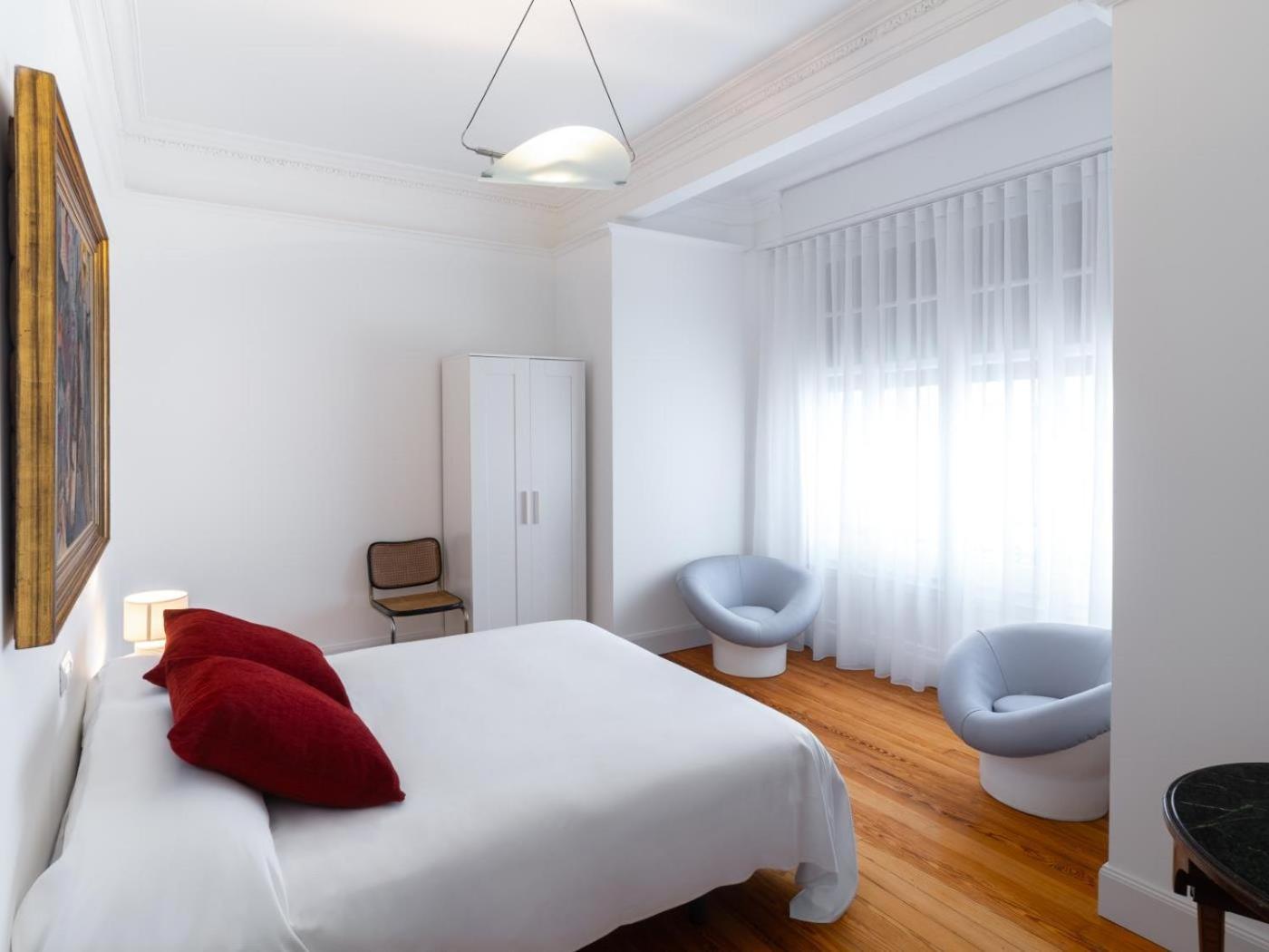 Housingleon Gaudi Suites Ngoại thất bức ảnh